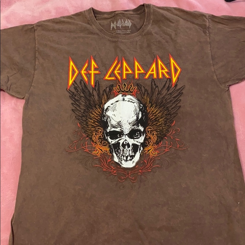 Def Leppard washed tee